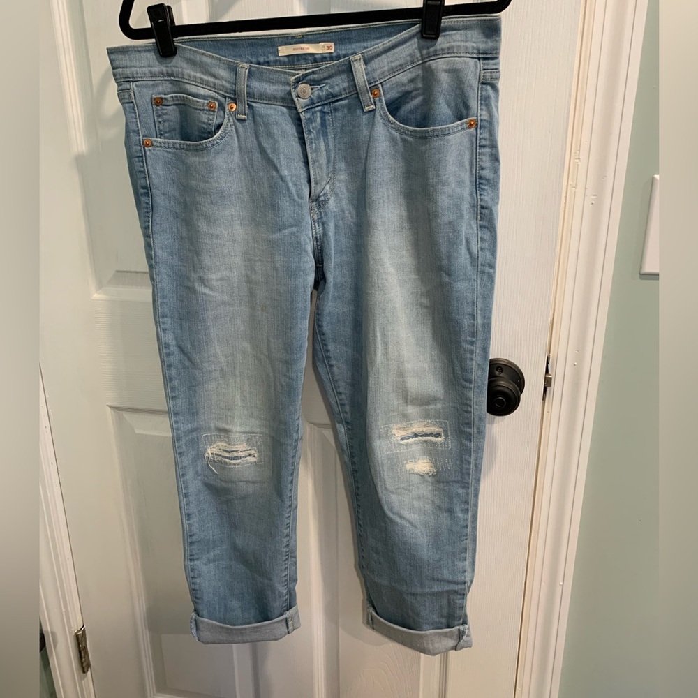 Levi Distressed Denim Capri with Cuff 30
